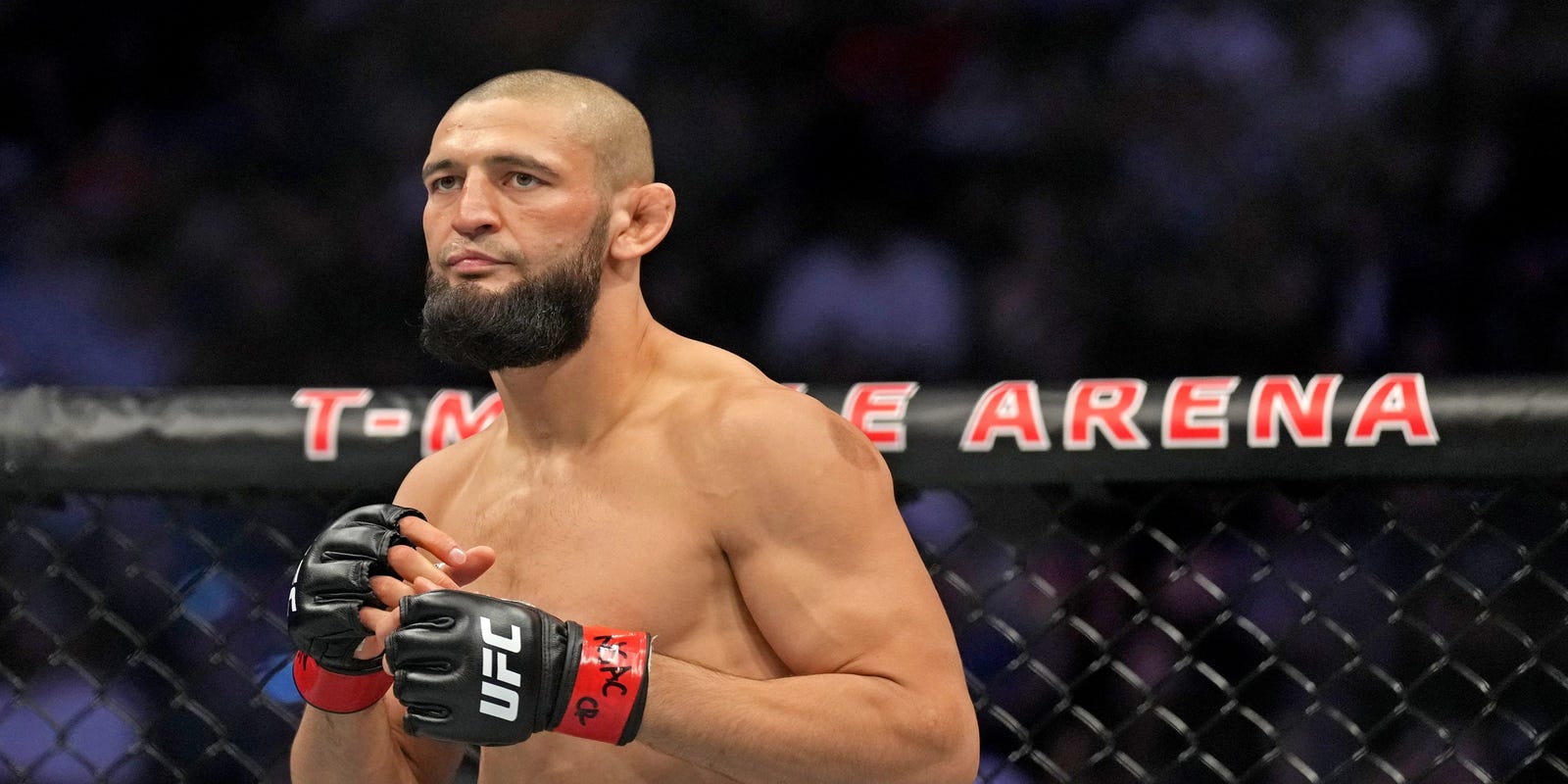 Khamzat Chimaev Aims to Capture His First UFC Middleweight Title Against Dricus Du Plessis Khamzat Chimaev Aims to Capture His First UFC Middleweight Title Against Dricus Du Plessis