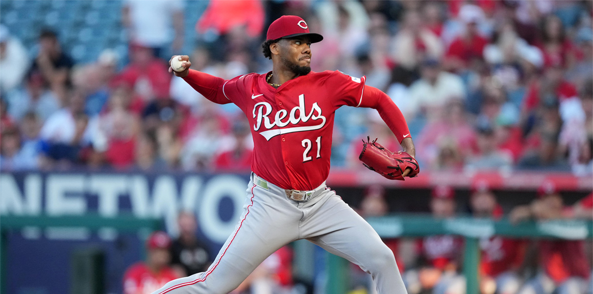 Cincinnati Reds Struggle as Los Angeles Dodgers Dominate 7-0