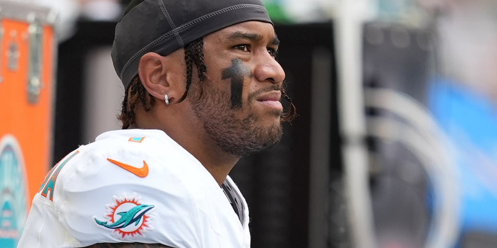 Tua Tagovailoa Faces Adversity and Accepts Responsibility Amidst Dolphins’ Struggles