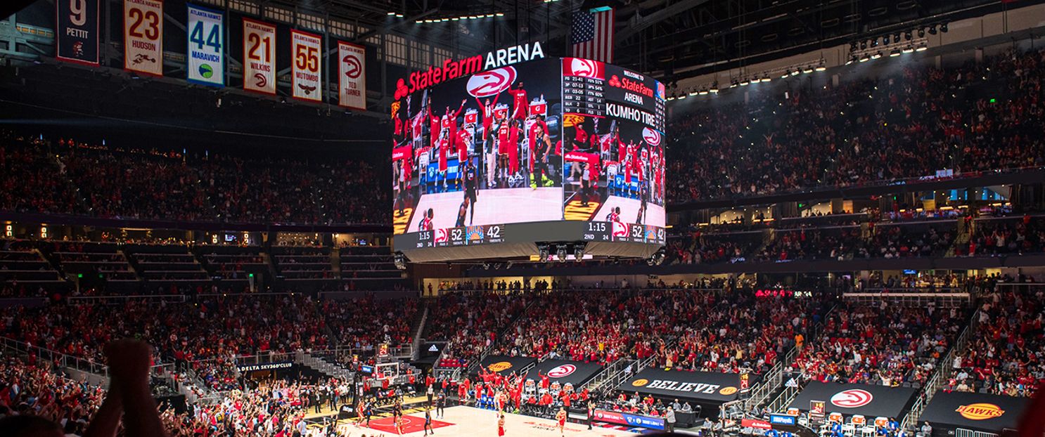 Los Angeles Lakers Dominate Atlanta Hawks with 122-102 Victory